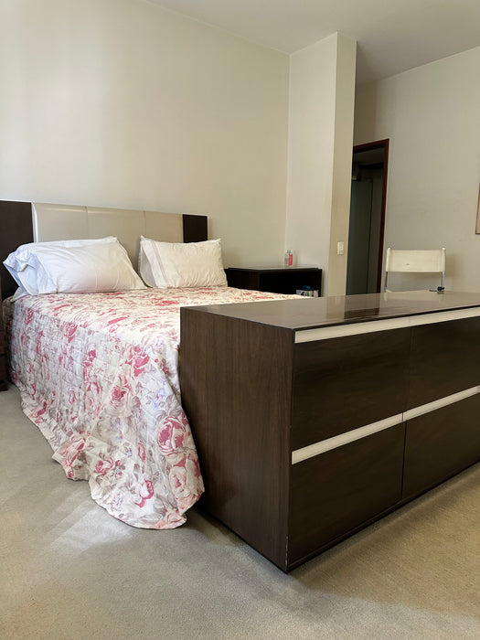 Cama de Casal com 2 Mesas de Cabeceira e Cômoda (colchão Incluso)