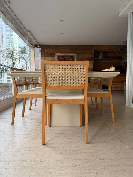 Conjunto com 8 Cadeiras em Palhinha