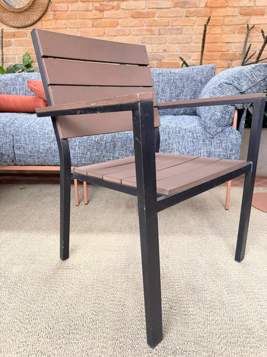 Conjunto "Outdoor"  Mesa com 4 Cadeiras e Banco