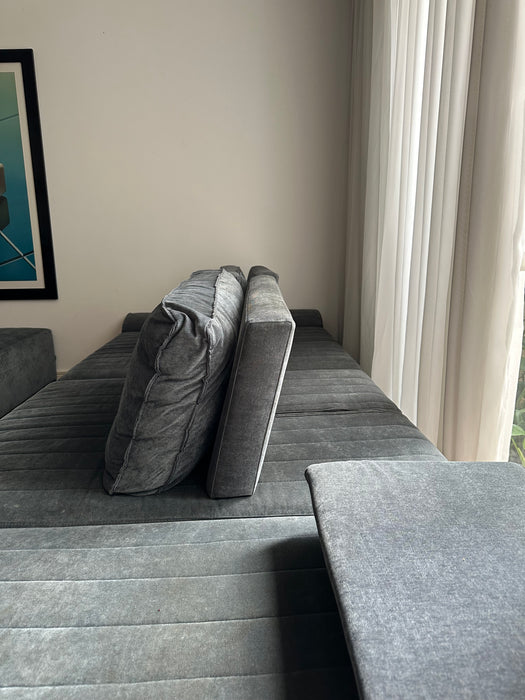 Sofá Retrátil com Pufe