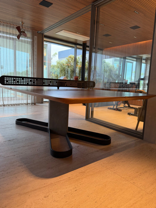 Mesa “Ping x Pong” em Freijó com Pés em Corten – Mula Preta