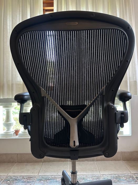 Cadeira "Aeron C" – Herman Miller