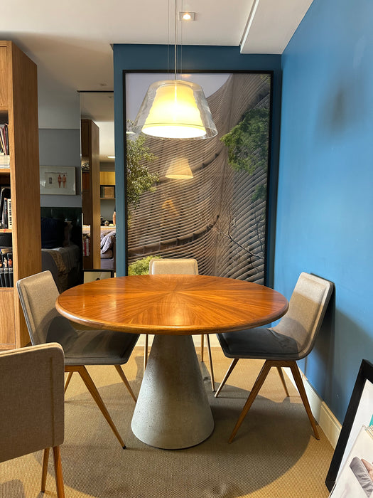 Mesa de Jantar Redonda "Cone" – Alfio Lisi para Dpot