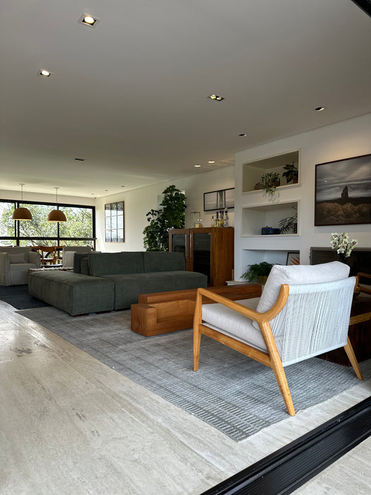 Mesa de Centro "Plana" – Juliana Llussá e Marcus Ferreira para Decameron