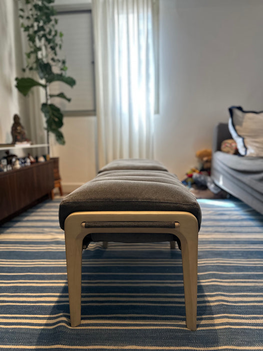 Par de Pufes "Alice"em Lona - Aristeu Pires