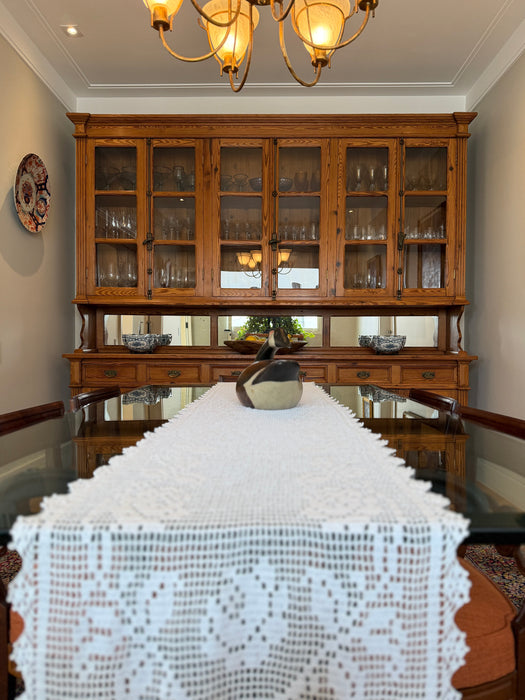 Mesa de Jantar com Tampo de Vidro e Pés em Ferro