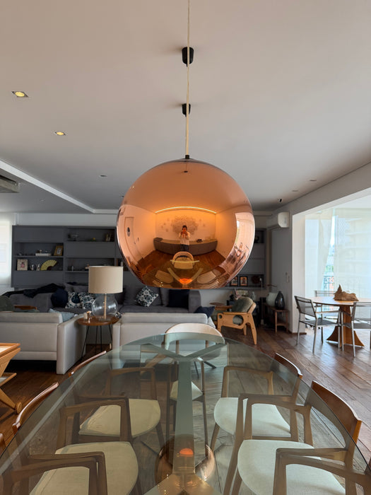 Mesa de Jantar Pés Espelhados e Tampo Vidro
