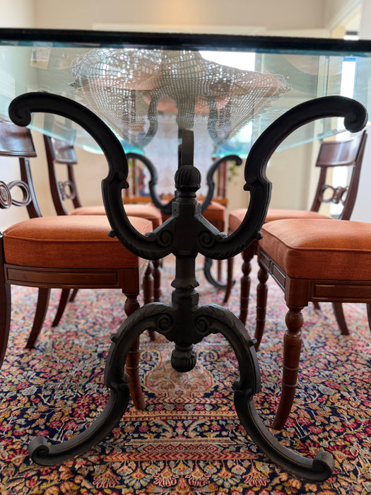Mesa de Jantar com Tampo de Vidro e Pés em Ferro