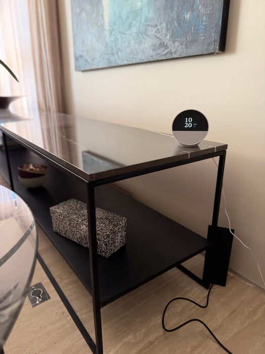 Aparador “Calder” com Base em Ferro e Tampo em Mármore Grigio