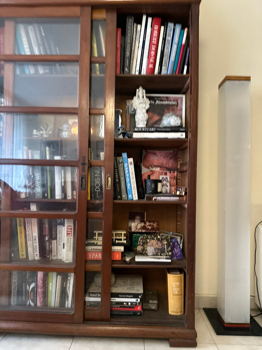 Armário Biblioteca Antigo
