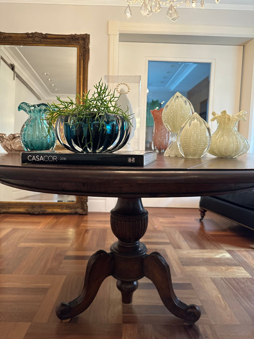 Mesa Redonda em Madeira