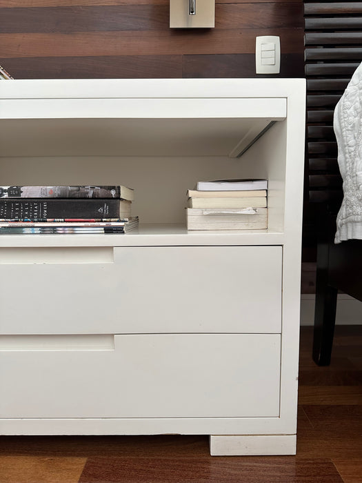 Par de Mesas de Cabeceira