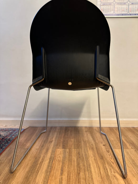 Cadeira Empilhável "Troy" Preta – Marcel Wanders para Magis