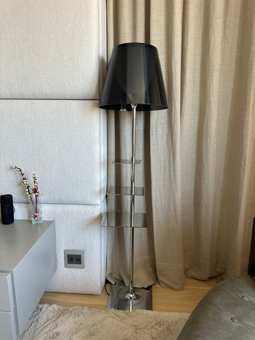 Luminária de Piso "Biblioteche" – Philippe Starck para FLOS