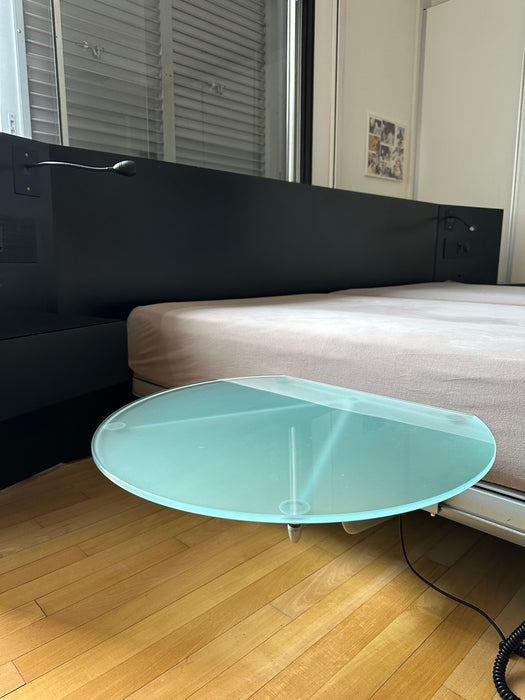 Cama King Size "Royal" com 2 Motores, Colchão "Maestro" e Mesas Laterais – Auping para Collectania