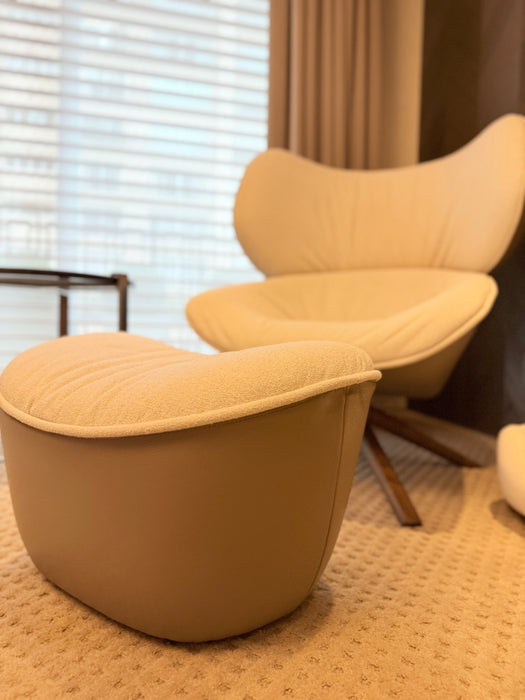 Poltrona "Tabano" com Banqueta – Patricia Urquiola para B&B Italia