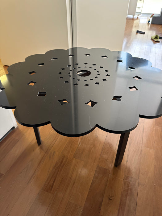 Mesa "Fergana" – Patricia Urquiola para Moroso