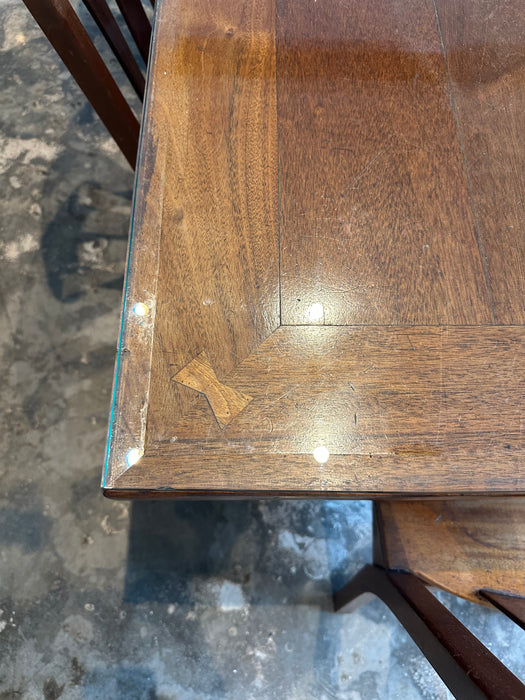 Mesa de Jantar "Salvador" com 6 Cadeiras "Clube" em Mogno – Carlos Motta