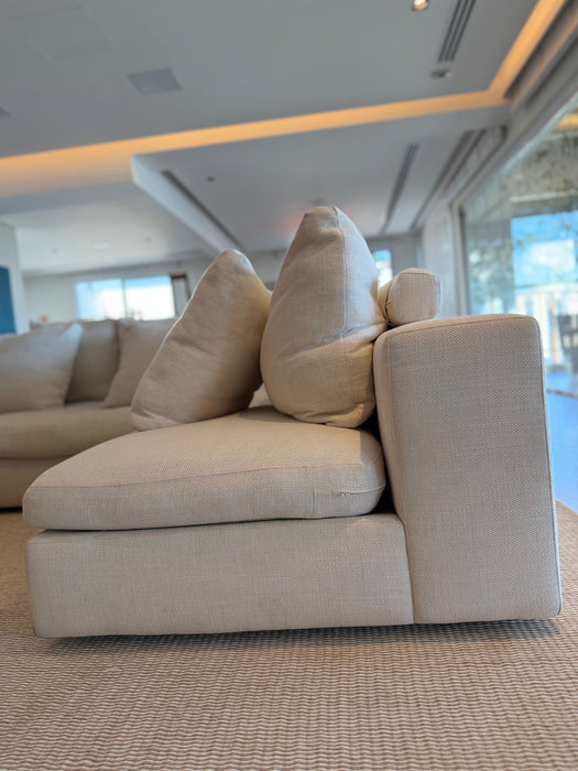 Sofá em L “Santorini” – Minotti para Atrium