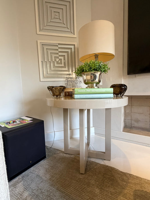 Mesa Lateral em Laca – Breton