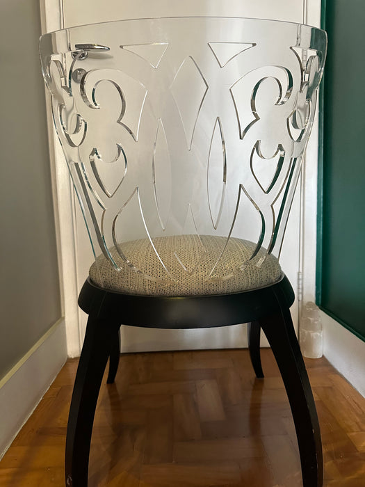 Par de Cadeiras com Encosto em Acrílico