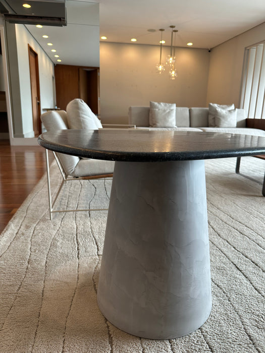 Mesa Lateral “Concrete” – Estúdio Bola