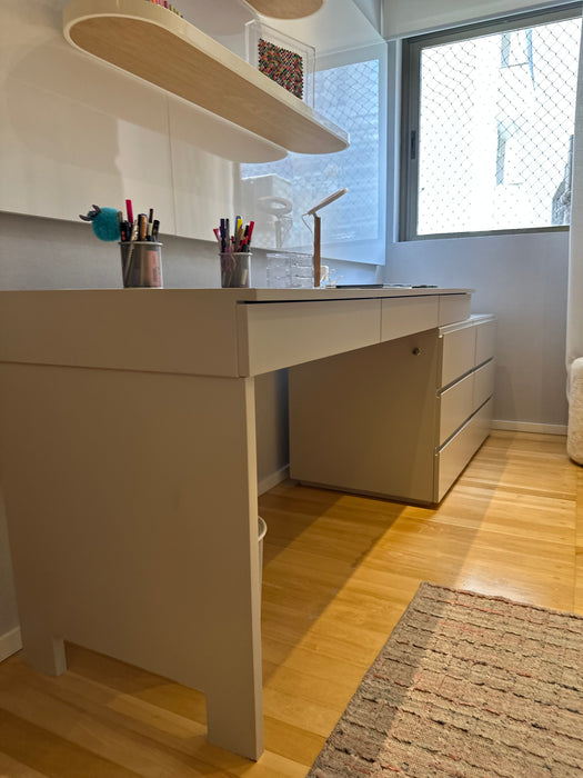 Mesa de Trabalho com Gaveteiro