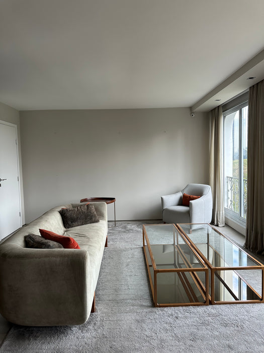 Sofá "Henge" em Camurça - Arthur Casas