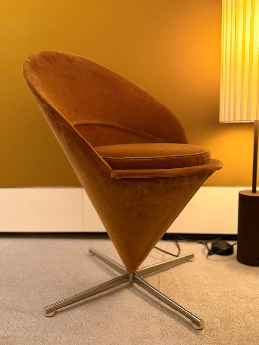 Poltrona "Cone Chair" Ocre - Verner Panton para Vitra
