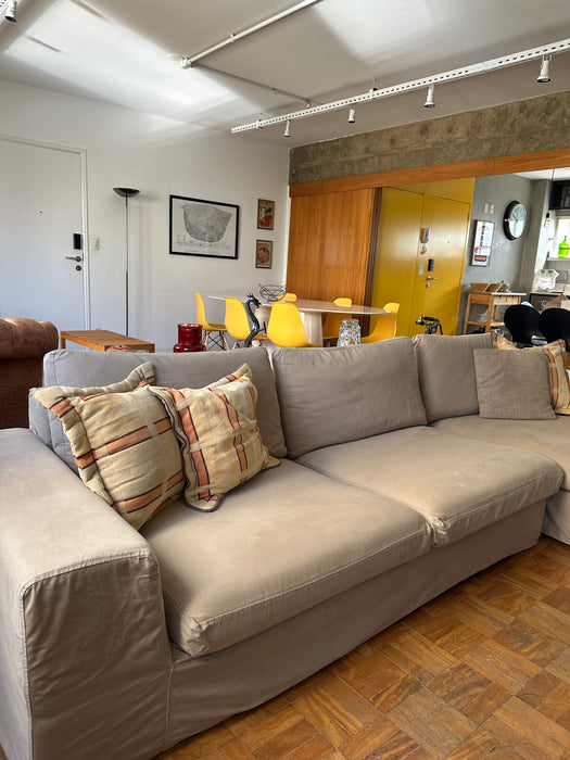 Sofá com Chaise