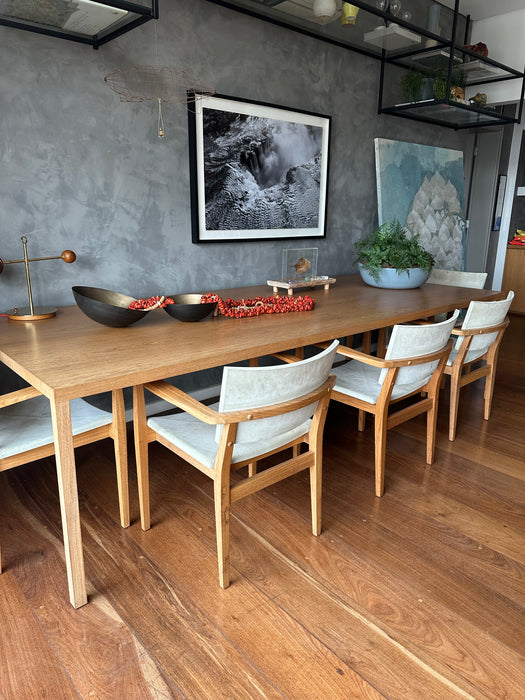 Mesa de Jantar "Fina" - Claudia Moreira Salles para Etel