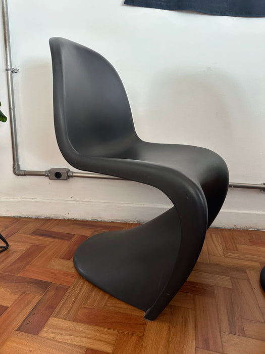 Par de Cadeiras "Panton" Pretas – Verner Panton para Vitra