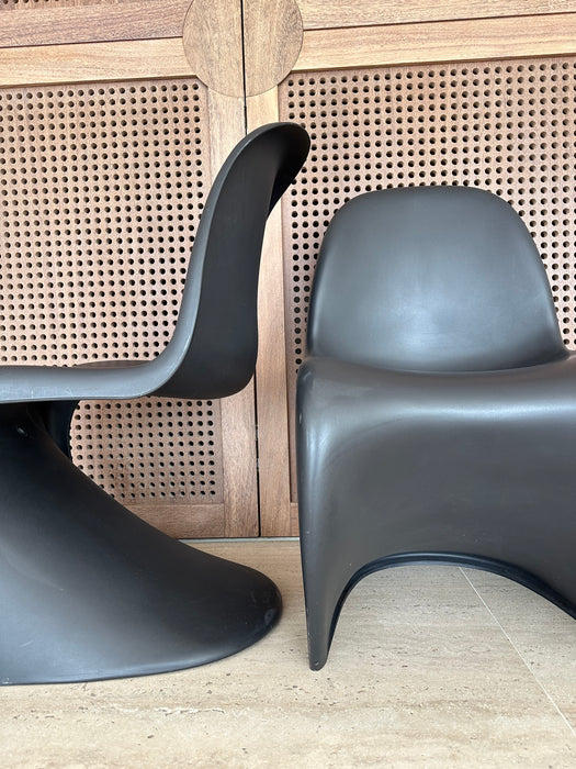 Par de Cadeiras “Panton” – Verner Panton para Vitra