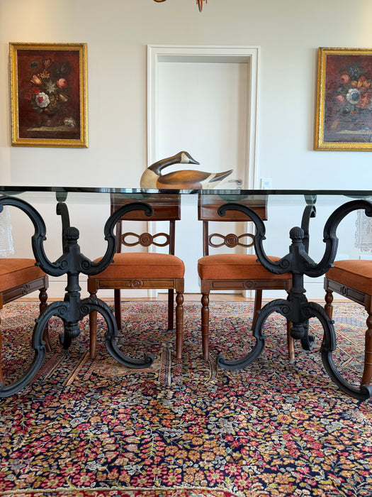 Mesa de Jantar com Tampo de Vidro e Pés em Ferro