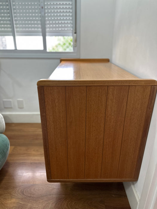 Conjunto de Guarda-Roupa Infantil com 2 Portas + Cômoda Trocador - Ameise Design