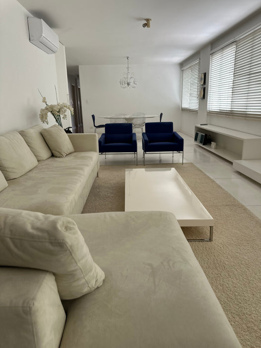 Sofá com Chaise