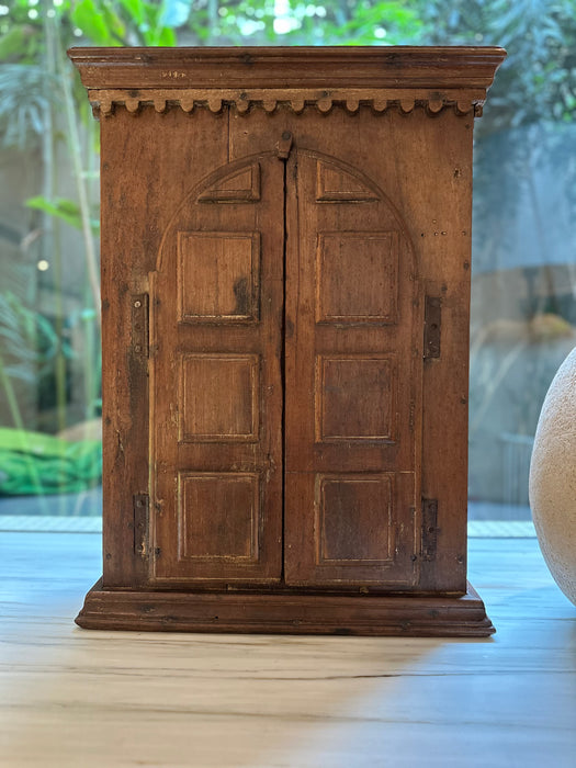 Oratório em Madeira do Século XVIII