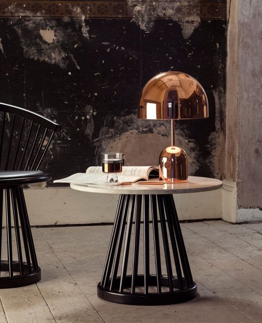 Mesa de Apoio “Fan” Preta  – Tom Dixon