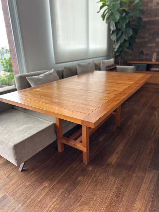 Mesa de Jantar “Nelson” com 6 Cadeiras “Atibaia” – Paulo Alves