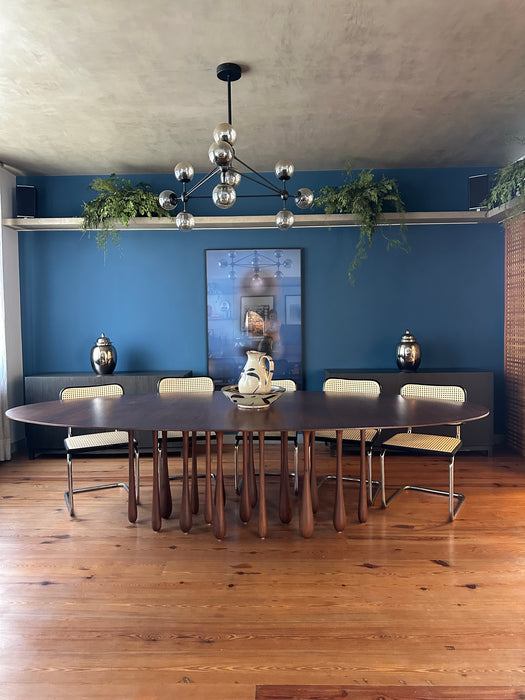 Mesa de Jantar "Chuva" Oval  – Léo Romano para Arquivo Contemporâneo