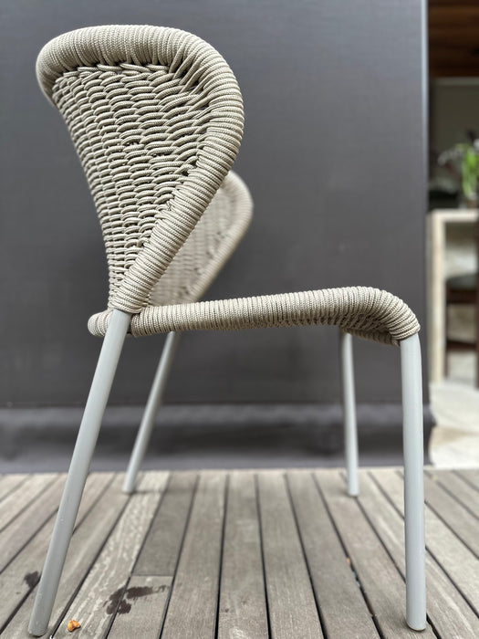 Conjunto Outdoor com Mesa de Jantar "Ayty" 8 Cadeiras "Andro" e Ombrelone - Saccaro