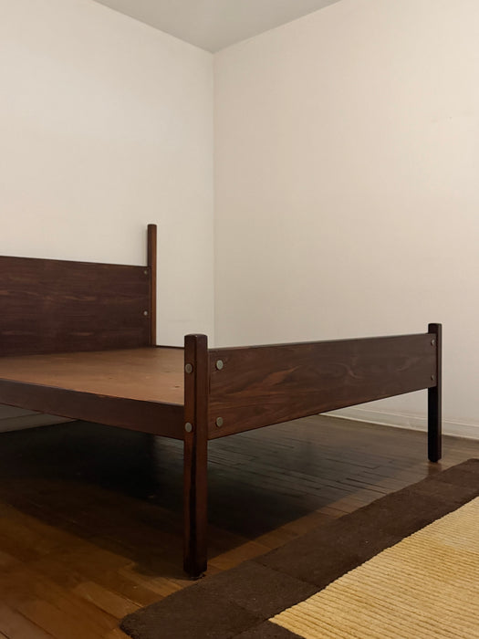 Cama de Casal "Sabará" Vintage (Sem Colchão) – Sérgio Rodrigues | OCA