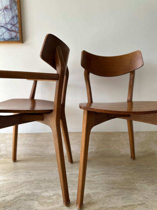 Conjunto com 8 Cadeiras (2 com braços) – Estúdio Bola