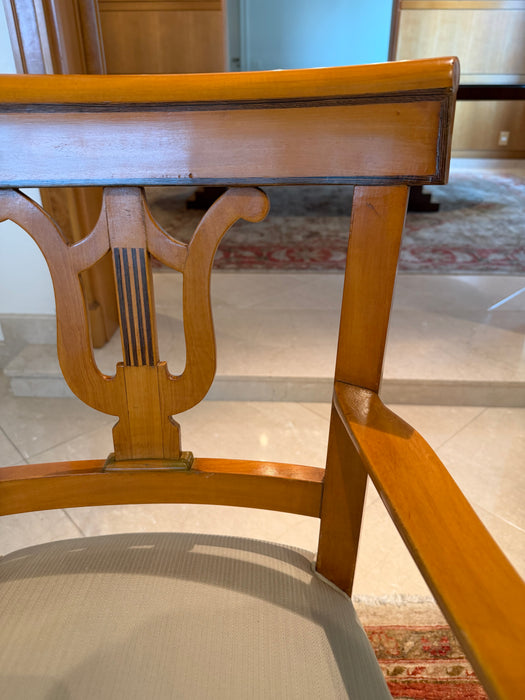 Par de Cadeiras Clássicas em Estilo Biedermeier