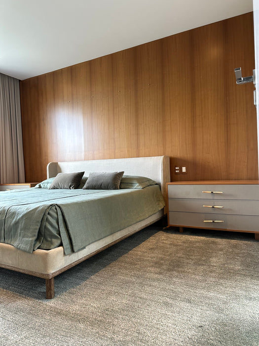 Par de Mesas de Cabeceira