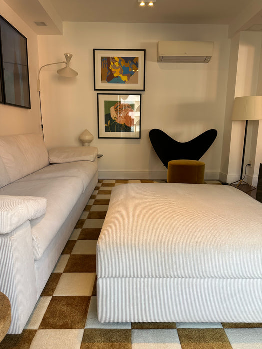 Sofá "Vogue" com Pufe – Micasa