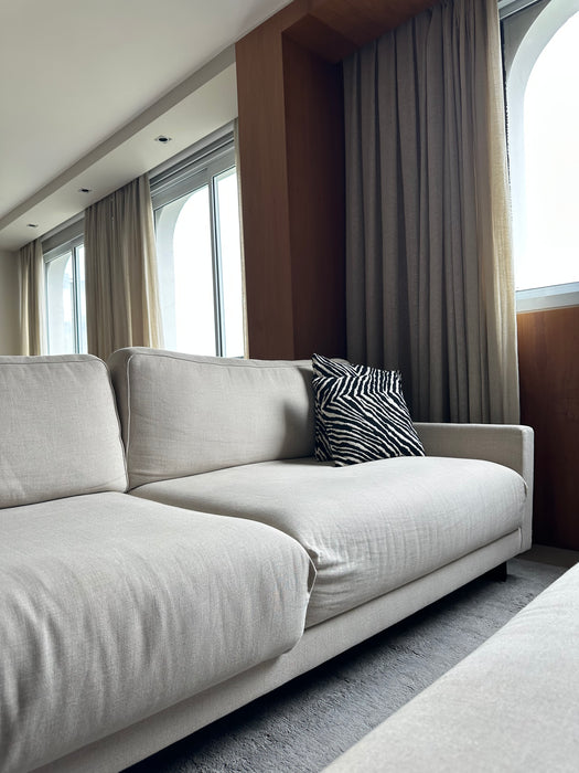 Sofá com Pufe e Aparador – Micasa / Marcenaria (aparador)