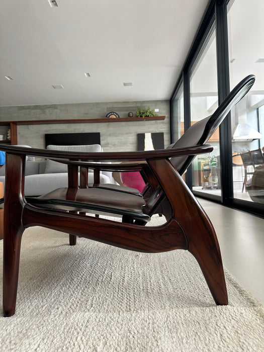 Par de Poltronas “Diz” – Atribuídas a Sérgio Rodrigues (não possui certificado)