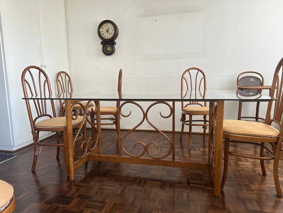 Mesa de Jantar com 8 Cadeiras – Thonet