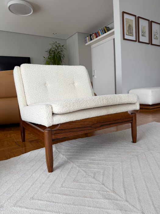Par de Poltronas Vintage em Bouclé – Jorge Jabour Mauad para Móveis Cantu